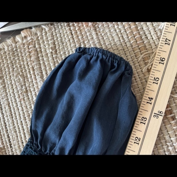 Sundance Dark Blue Embroidered Top with Lamp Sleeveless - Picture 5 of 14